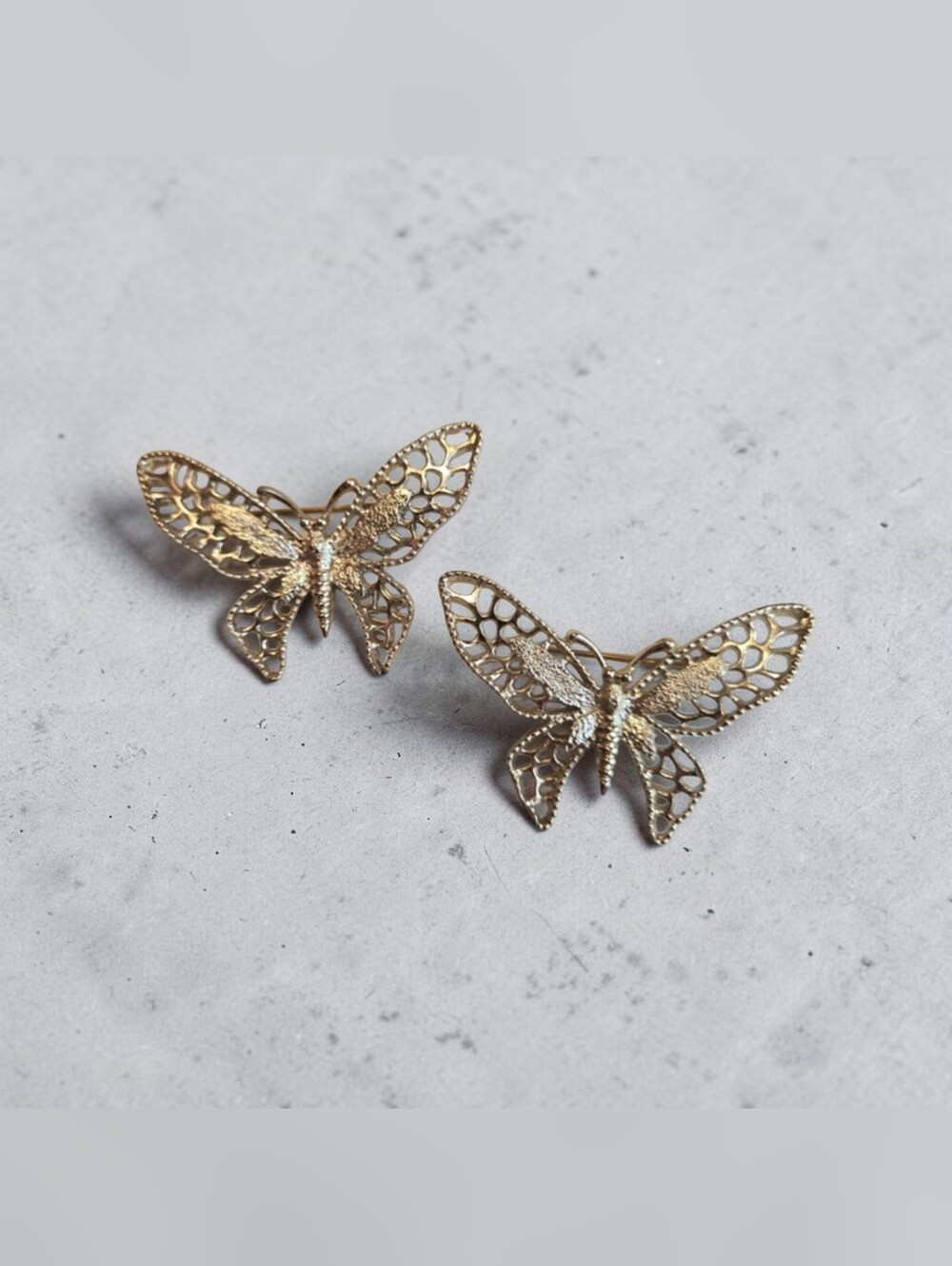 Vintage Sarah Coventry Gold Tone Brooch Floral Signed Elegant Set Of Two